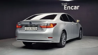 Lexus ES300h
