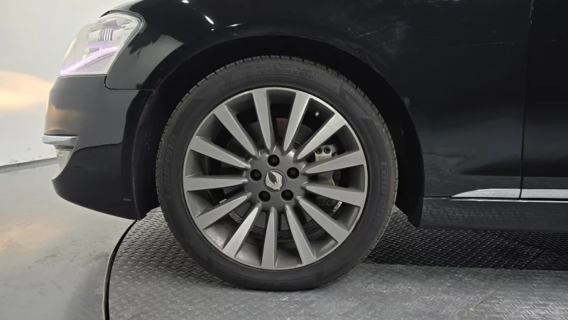 SsangYong Chairman W