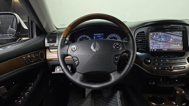 SsangYong Chairman W