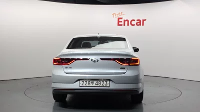 Renault SM6