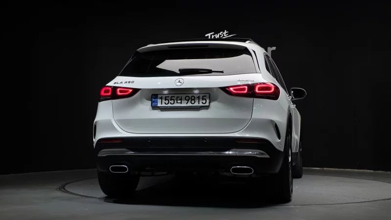 Mercedes-Benz GLA-Class