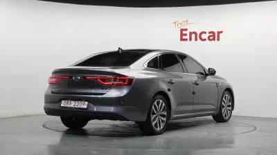 Renault SM6