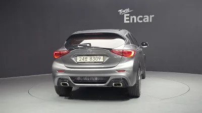 Infiniti Q30