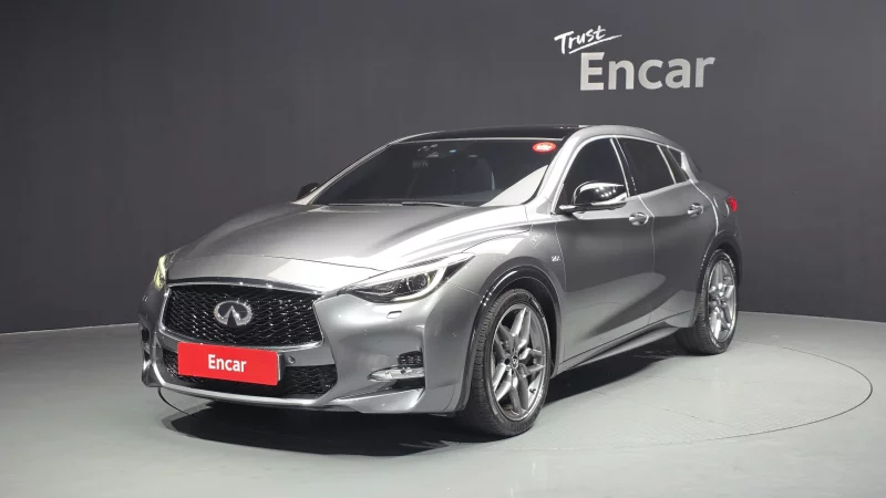 Infiniti Q30