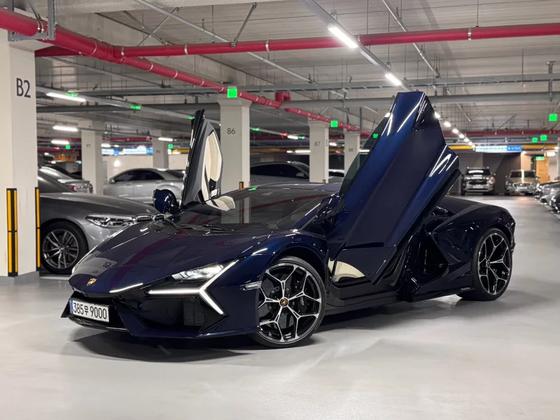 Lamborghini REVUELTO