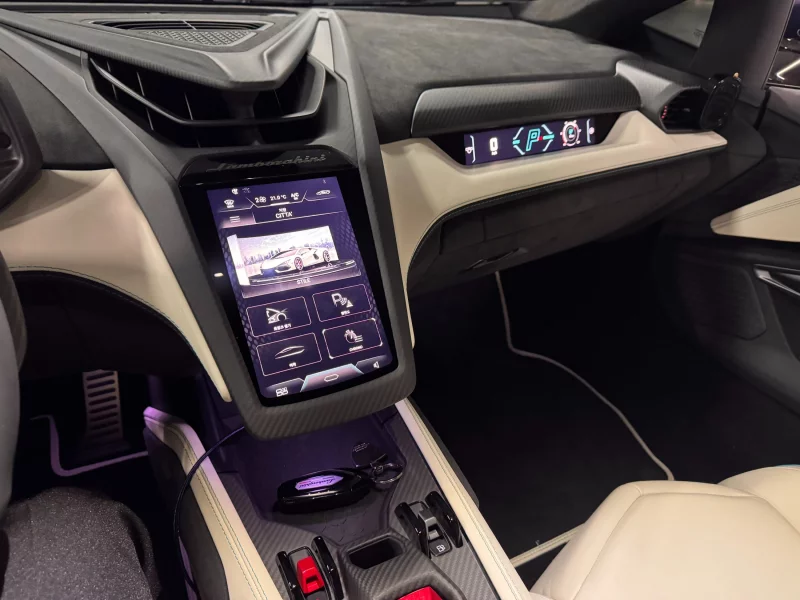 Lamborghini REVUELTO