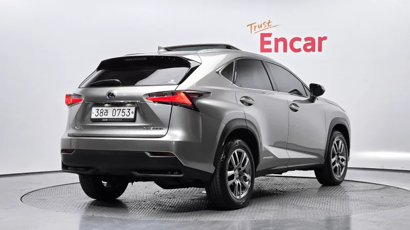 Lexus NX300h