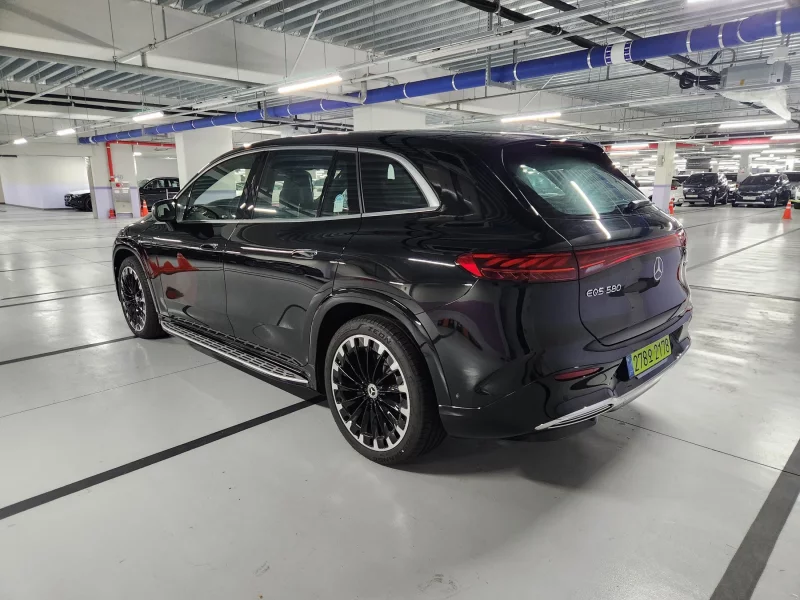 Mercedes-Benz EQS SUV