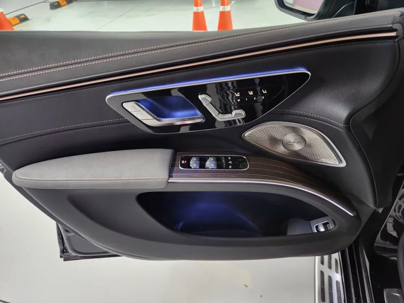 Mercedes-Benz EQS SUV