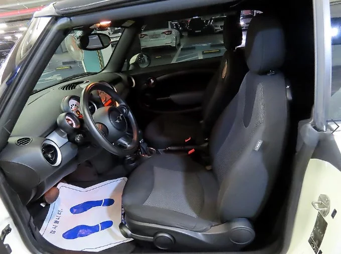 MINI Cooper Convertible