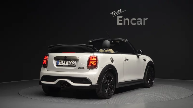MINI Cooper Convertible