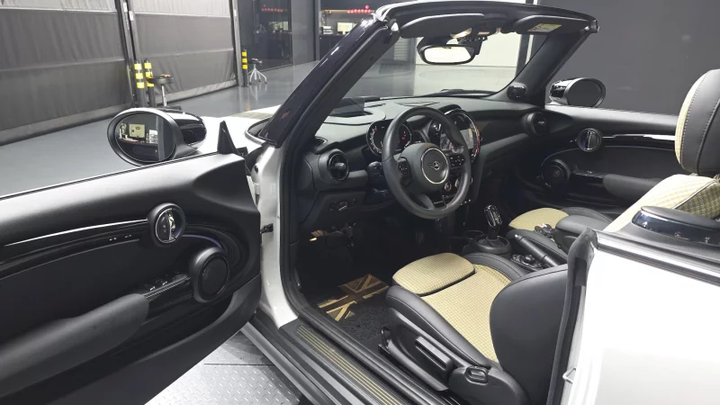 MINI Cooper Convertible