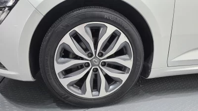 Renault SM6