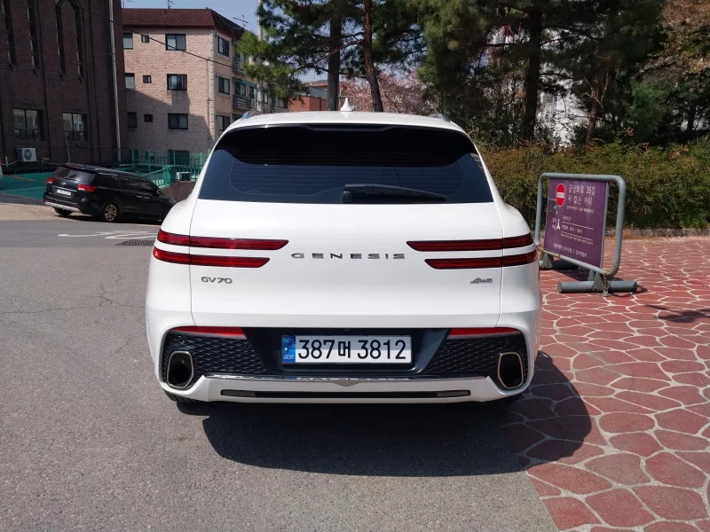 Genesis GV70