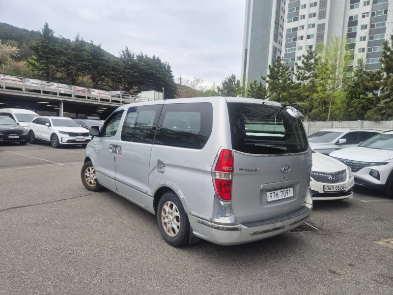 Hyundai Grand Starex