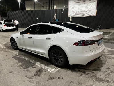 Tesla MODEL S