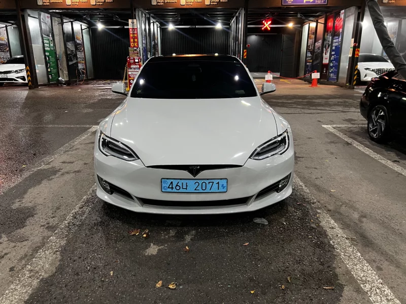 Tesla MODEL S