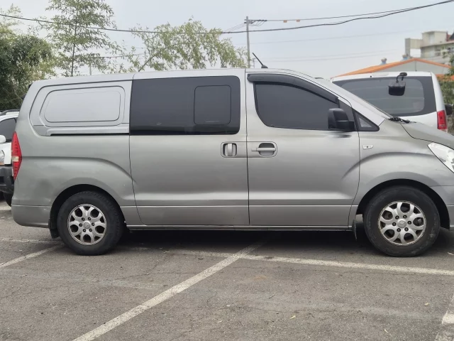 Hyundai Grand Starex