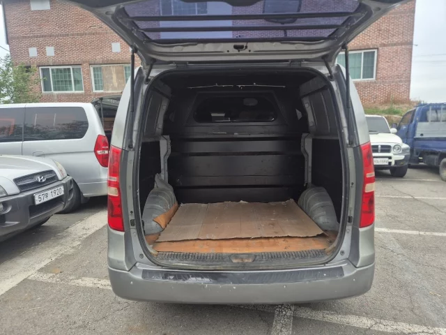 Hyundai Grand Starex