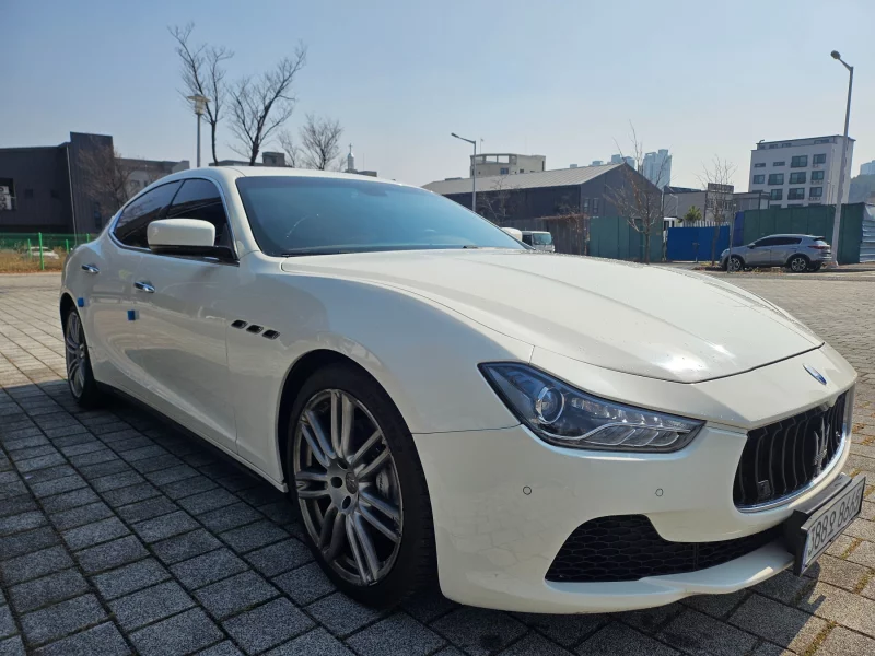Maserati GHIBLI