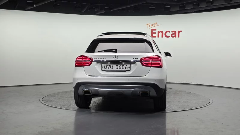 Mercedes-Benz GLA-Class