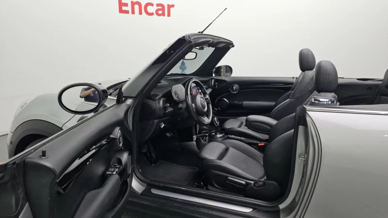 MINI Cooper Convertible