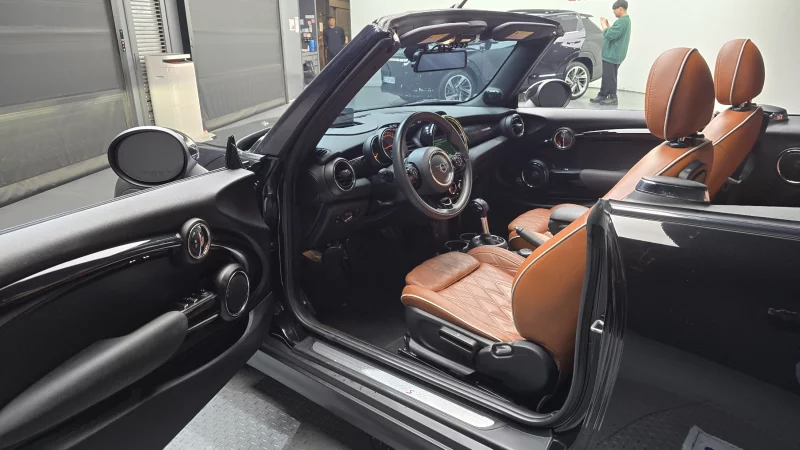 MINI Cooper Convertible