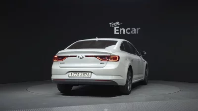 Renault SM6