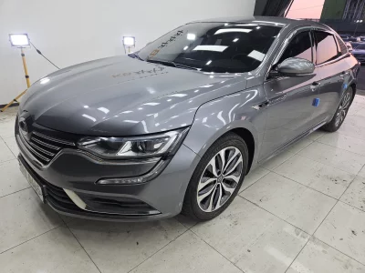 Renault SM6