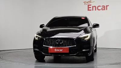 Infiniti Q30