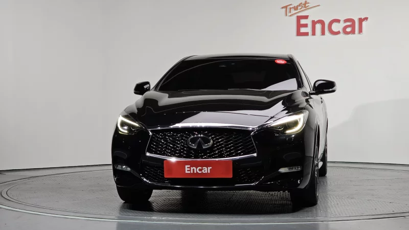 Infiniti Q30