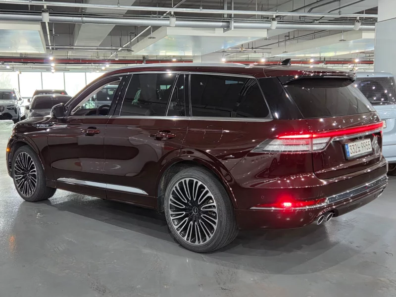 Lincoln AVIATOR