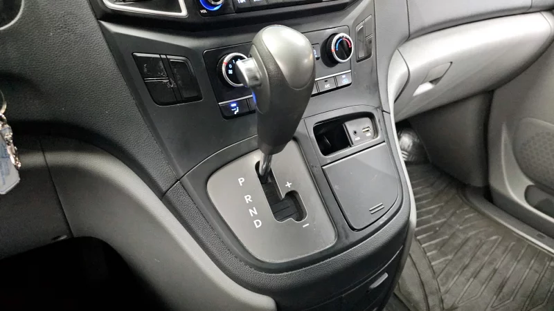 Hyundai Grand Starex