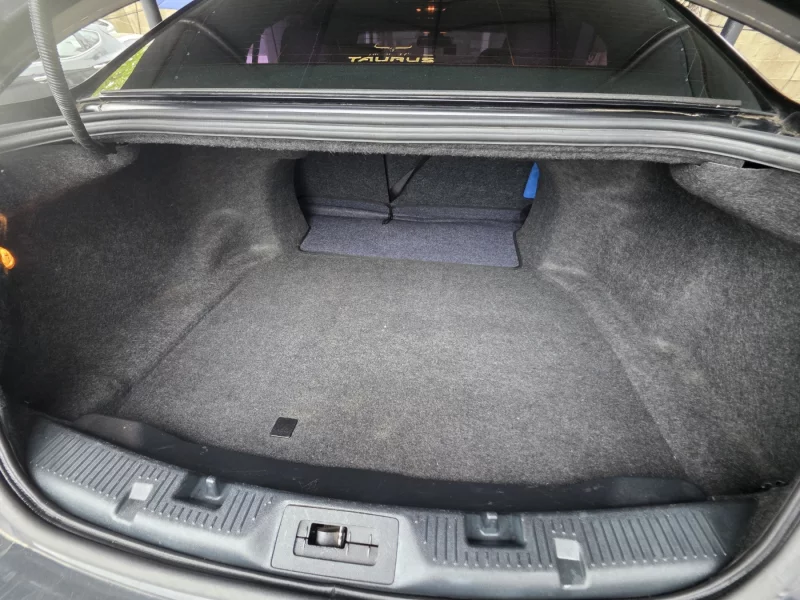 Ford TAURUS