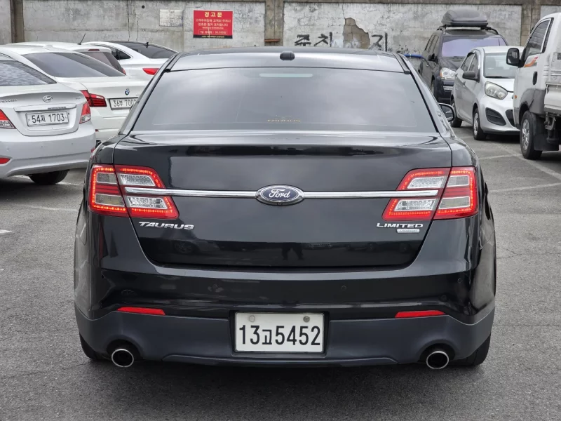 Ford TAURUS