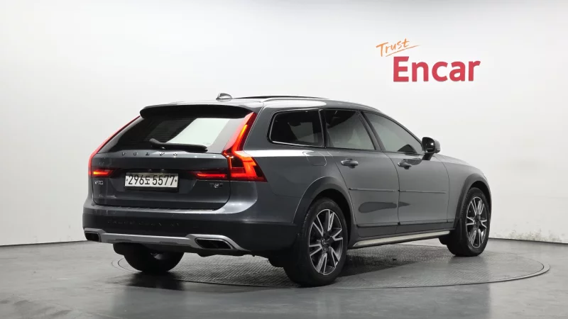 Volvo V90