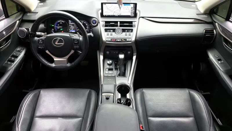 Lexus NX300h