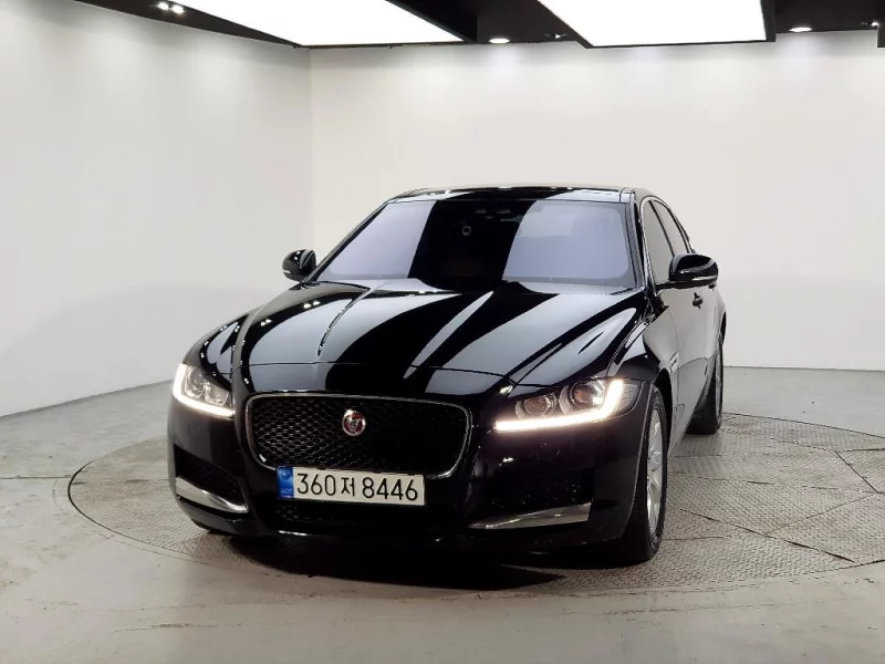 Jaguar XF