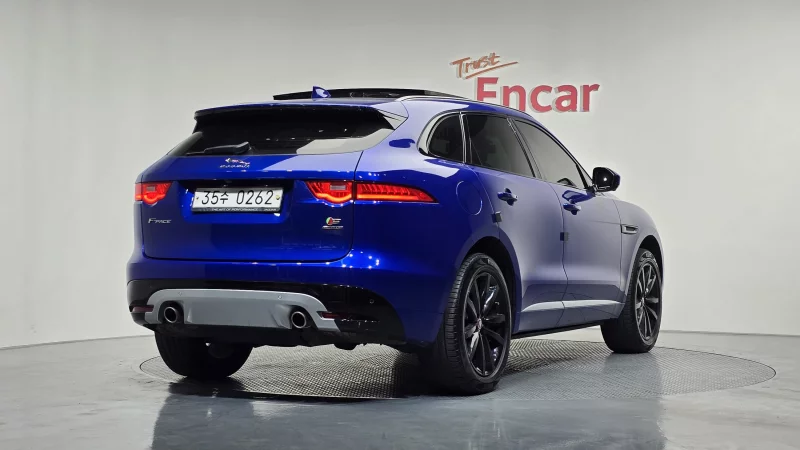 Jaguar F-PACE