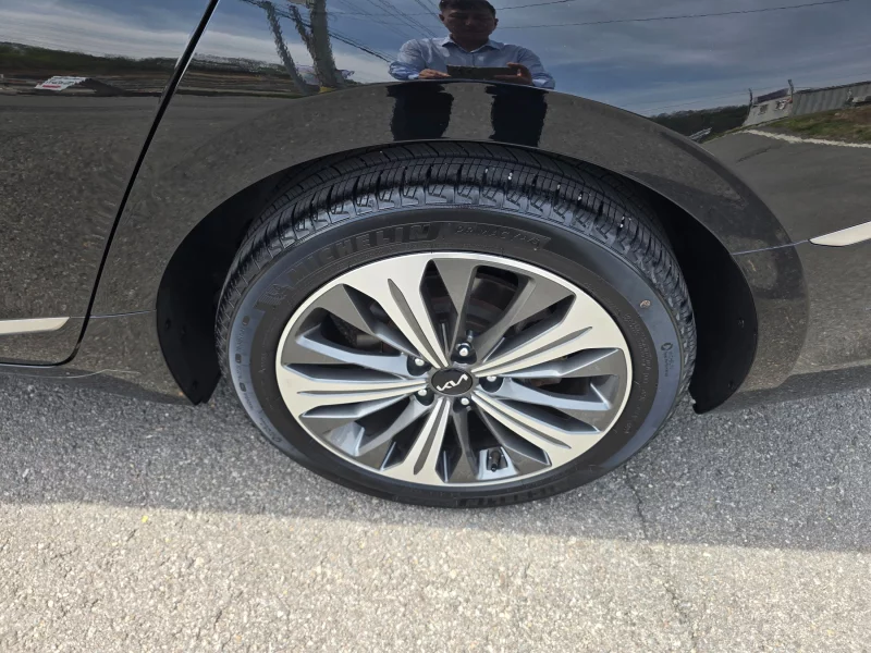 Kia K8