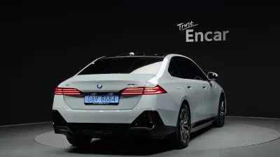 BMW i5