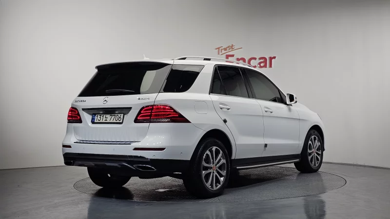 Mercedes-Benz GLE-Class