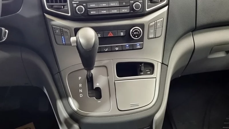 Hyundai Grand Starex