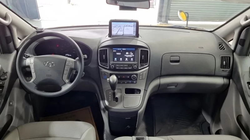 Hyundai Grand Starex