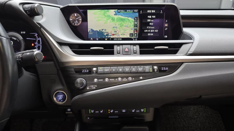 Lexus ES300h