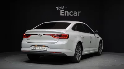 Renault SM6