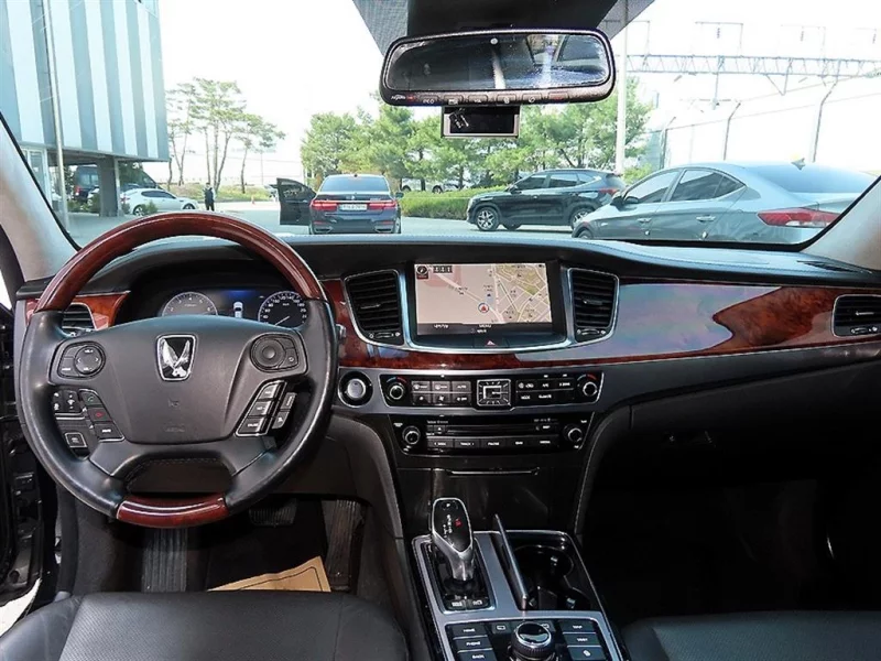 Hyundai Equus