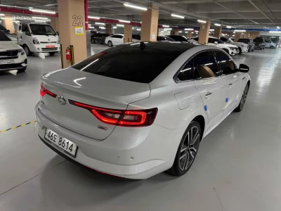 Renault SM6