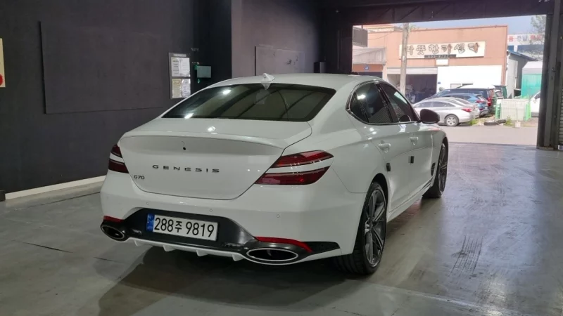Genesis G70