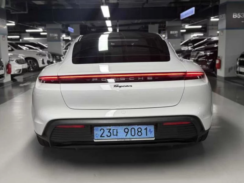 Porsche TAYCAN